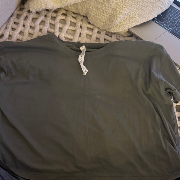 Lululemon Cates T-Shirt Grey Sage Size 8 - Picture 2 of 5